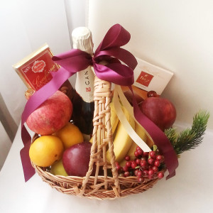 Подарочная корзина, фруктовая корзина, подарочная корзина на Новый год