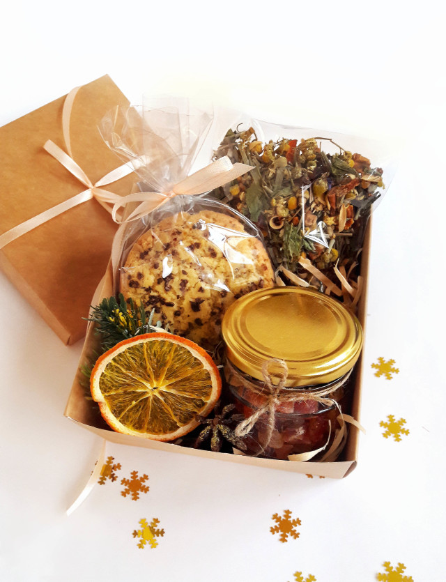 Подарочный набор с чаем и печеньем, новогодний подарочный набор, корпоративный подарочный набор, корпоративный набор с чаем, корпоративный набор с печеньем