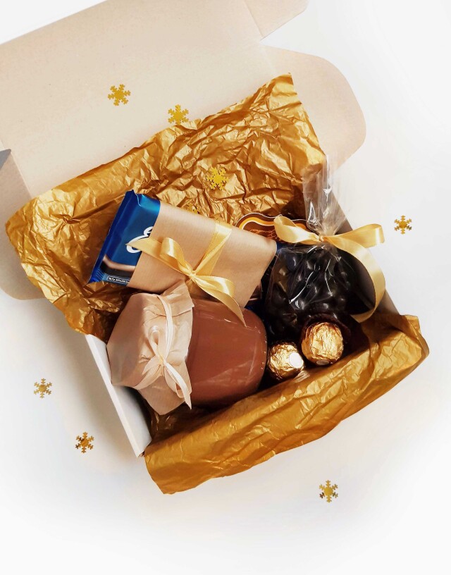 подарочный набор с шоколадом, подарочный набор с шоколадом на новый год, корпоративный подарочный набор с шоколадом, корпоративный подарочный набор шоколадный
