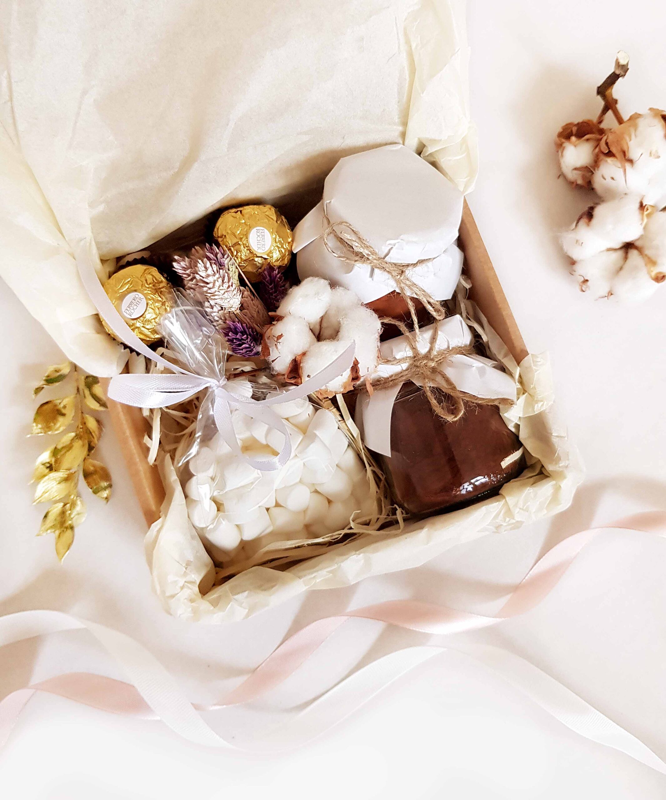 Женский подарочный набор с какао и маршмеллоу